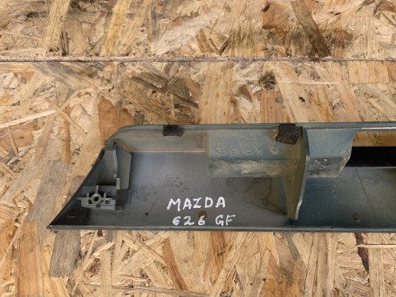 В наявності б/у планка / накладка кришки багажника Mazda 626 GF 
GE5A50811
Седан. . фото 7