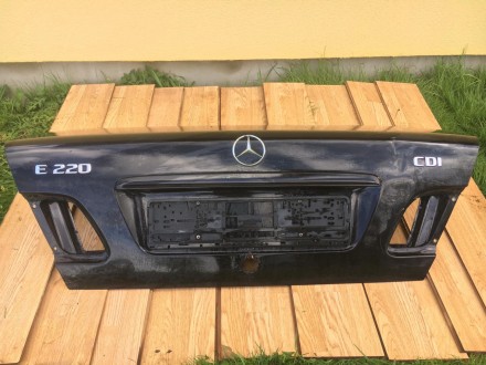 В наявності б/у кришка багажника Mercedes E Class W210
 Седан
Рестайлінг
Є дефек. . фото 6