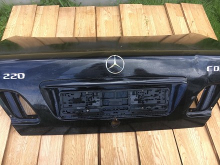 В наявності б/у кришка багажника Mercedes E Class W210
 Седан
Рестайлінг
Є дефек. . фото 5
