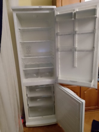 Холодильник Атлант.Висота 2 м. . фото 2