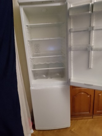 Холодильник Атлант.Висота 2 м. . фото 3