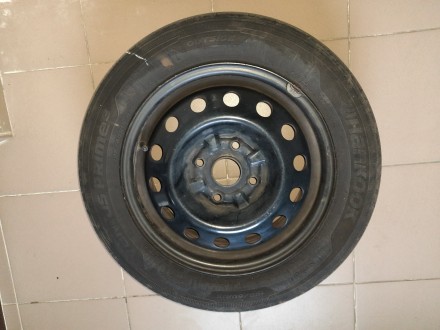 Диски R15 W6 PCD4x114.3 ET45 DIA56.6 Black 2019 року.
Шини Hankook Ventus Prime. . фото 2