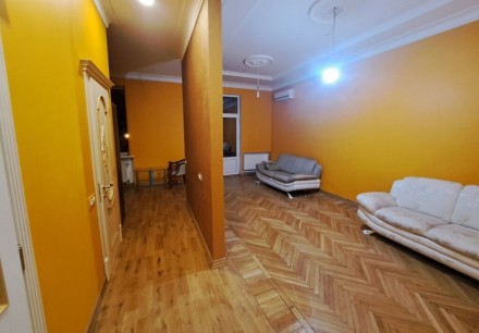 
 27098 Продам просторную квартиру в сталинке на ул. Уютная.
Общая площадь 70 кв. . фото 8