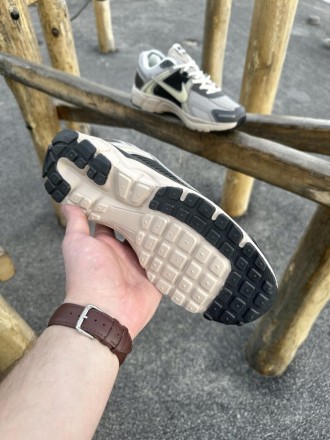 
 
 Кросівки Nike ZOOM Vomero 5
МАЛОМЕРЯТ!
40 (25.5 см (бирка 41))	
41 (26 см (б. . фото 7