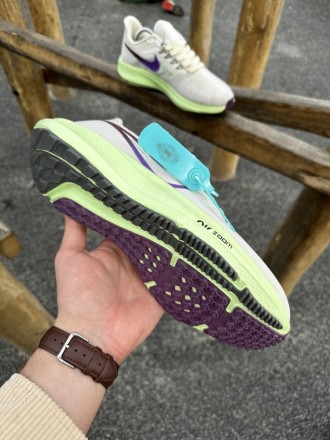 
 
 Кросівки Nike Zoom Pegasus 39 (beige-green)
40 (25.5 см)	
41 (26 см)	
42 (26. . фото 9