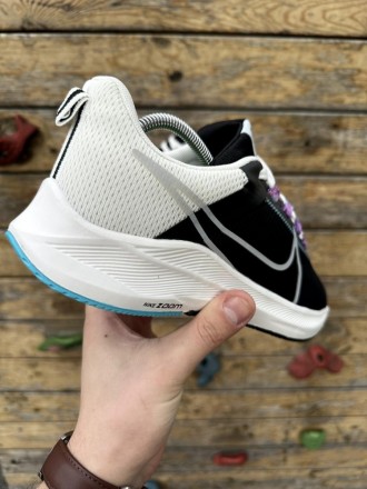
 
 Кросівки Nike Air Zoom Pegasus (чорно-білі)
40 (25.5 см (бирка 41))	
41 (26 . . фото 3