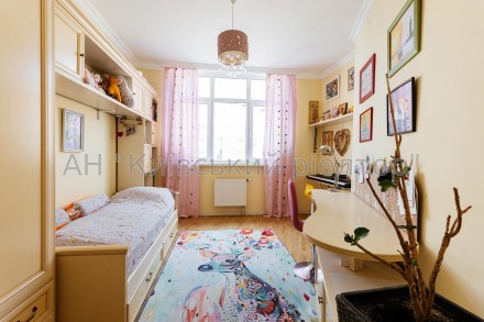 Продаж чотирикімнатної квартири з дизайнерським ремонтом в ЖК Яскравий, вул. Кул. . фото 10