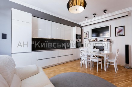 Продаж чотирикімнатної квартири з дизайнерським ремонтом в ЖК Яскравий, вул. Кул. . фото 9