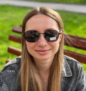 
Сонцезахисні окуляри - головний і невід'ємний атрибут образу сучасної дівчини. . . фото 2
