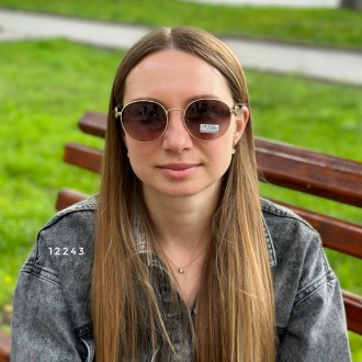 
Сонцезахисні окуляри - головний і невід'ємний атрибут образу сучасної дівчини.В. . фото 2