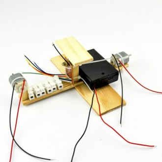 Морський дрон — це 3-D конструктор, електромеханічна іграшка й захоплива розвага. . фото 7