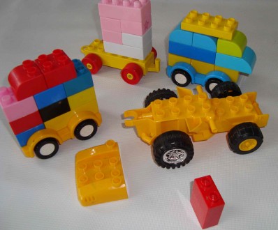 остатки конструктора Lego duplo машинки-трансформери лего дупло автомобілі
оста. . фото 5