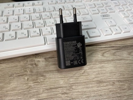 Адаптер для быстрой зарядки Samsung USB-C 25Вт, EP-TA800 Вьетнам. Ровно. фото 1 Адаптер для быстрой зарядки Samsung USB-C 25Вт, EP-TA800 Вьетнам. Ровно. фото 1