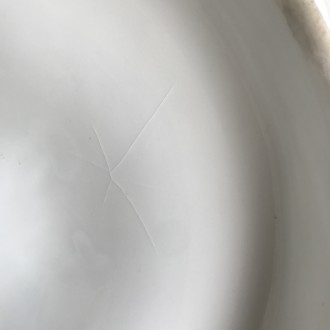 Кришка для супової вази. Порцеляна / фарфор.

Товарищество Кузнецова.
Діаметр. . фото 11