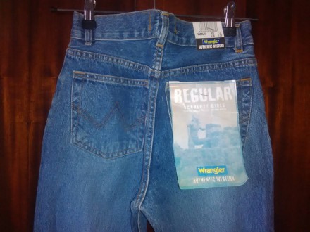 Продам новые, женские джинсы Wrangler. Длина джинсов 105 см, длина штанины 80 см. . фото 2