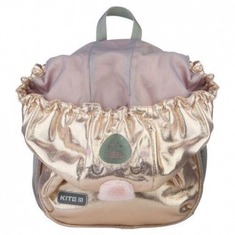 Детский рюкзак с капюшоном. Уплотненная спинка - мягкая, деликатно прилегает к с. . фото 3
