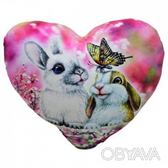 Мила декоративна подушечка у формі серця, на якій зображені два кролики. Буде чу. . фото 1