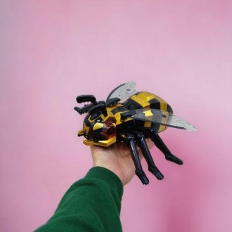 Іграшка на радіокеруванні у вигляді роботизованої версії комахи. Деякі її особли. . фото 4