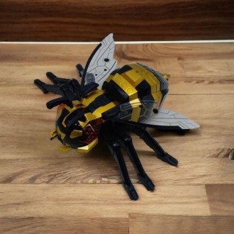 Іграшка на радіокеруванні у вигляді роботизованої версії комахи. Деякі її особли. . фото 5