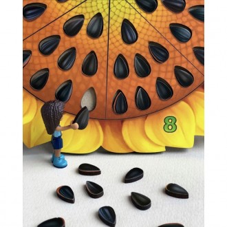 З допомогою такого барвистого математичного соняшника можна легко вивчити з дити. . фото 5
