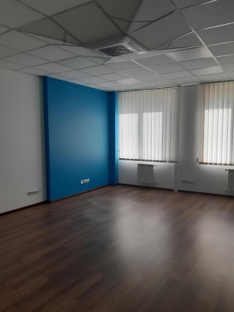Аренда просторного офиса в центре Киева в Бизнес Центре класса " В " по адресу у. Подол. фото 4