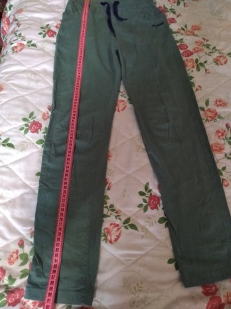 Женские спортивные брюки зелёного цвета из хлопка. Все размеры на фото. Размер 3. . фото 3