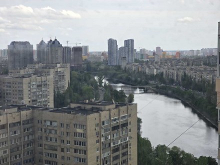 Унікальна пропозиція! Квартира панорамним видом на Дніпро та місто.
Вул. Раїси . . фото 11