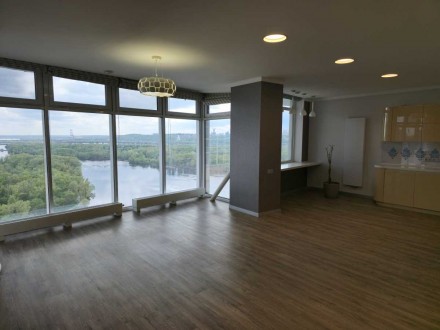 Унікальна пропозиція! Квартира панорамним видом на Дніпро та місто.
Вул. Раїси . . фото 3