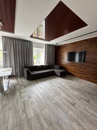 Продам велику 2-кімнатну квартиру (євро 3-кімнатну) в Ірпені!
Квартира з новим,. . фото 2