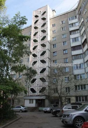 Продаётся 2-х комнатная квартира в Святошинском р-не, ул. Симиренко 22 Б. Кварти. . фото 2
