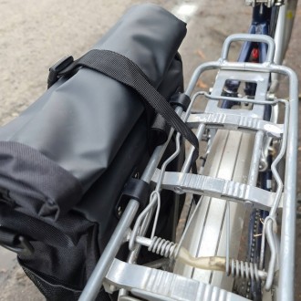 Вместительная велосипедная сумка, велосумка на багажник 15L Trizand черная
	объе. . фото 11