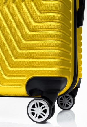 Пластиковый чемодан на колесах средний размер 70L GD Polo желтый 60k001 medium y. . фото 5