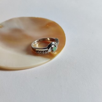 Родированное серебряное кольцо 925 пробы с натуральным изумрудом 0.1ct. Родирова. . фото 5