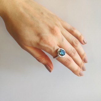Родированное серебряное кольцо 925 пробы с топазом Лондон Блю 2.263ct. Родирован. . фото 3