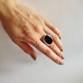 Родированное серебряное кольцо 925 пробы с натуральным ониксом 4.078ct. Родирова. . фото 3