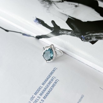 Родированное серебряное кольцо 925 пробы с топазом Лондон Блю 2.775ct. Родирован. . фото 8