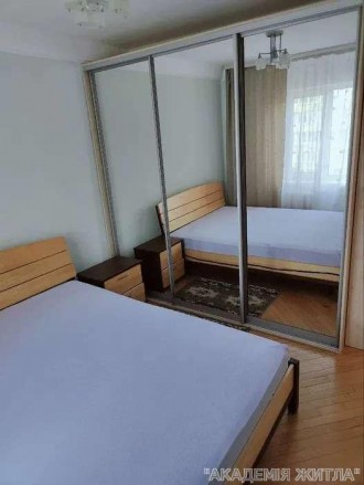 Здається 3-кімнатна квартира з косметичним ремонтом, площею 60 м².
Район: Русані. Русановка. фото 2