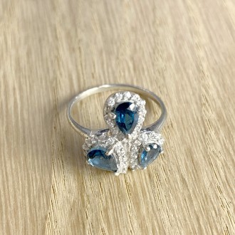 Родированное серебряное кольцо 925 пробы с топазом Лондон Блю. Родированные укра. . фото 3