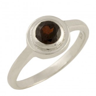 Родированное серебряное кольцо 925 пробы с натуральным гранатом 0.625ct. Родиров. . фото 2
