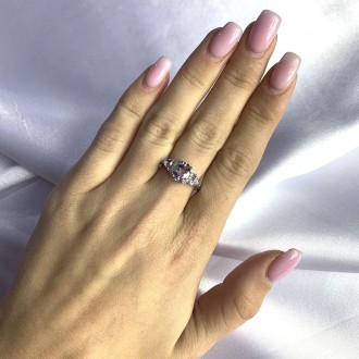Родированное серебряное кольцо 925 пробы с натуральным аметистом 1.05ct. Родиров. . фото 3