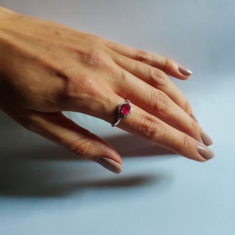 Родированное серебряное кольцо 925 пробы с натуральным рубином 1.344ct. Родирова. . фото 3