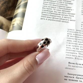 Родированное серебряное кольцо 925 пробы с фианитами, емаллю. Родированные украш. . фото 4