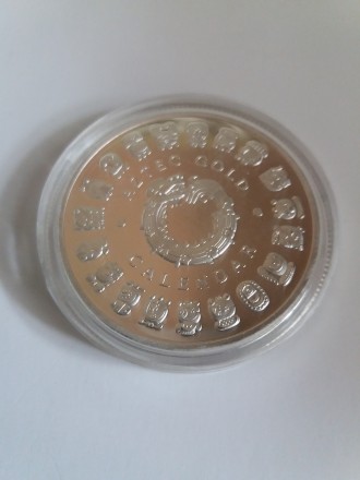 Монета Ацтекський календар (Камінь Сонця). Посрібнений сплав. Розмір 40*3 мм.
К. . фото 2