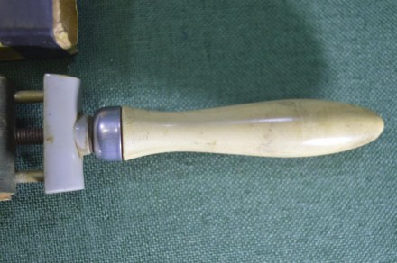 Ремень кожаный инструмент для правки опасных бритв. СССР.. . фото 3