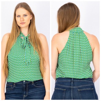
Зелена літня блузка з відкритими плечима і стрічкою-шарфом, що зав'язується на . . фото 2
