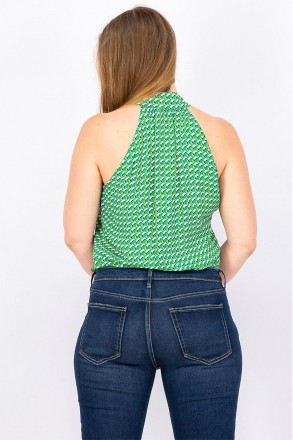
Зелена літня блузка з відкритими плечима і стрічкою-шарфом, що зав'язується на . . фото 5