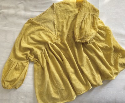 
Жіноча широка блузка з легкої повітряної бавовняної тканини жовто-гірчичного ко. . фото 3