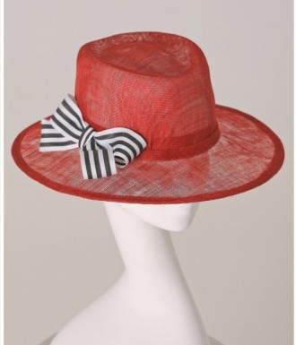 Витончений літній капелюх із соломки сінам. Прикрашає цю модель бежева стрічка н. . фото 2