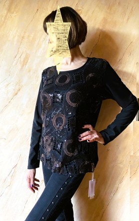 
Женская чёрная блузка вышита чёрными пайетками и бронзовой металлизированной лю. . фото 3