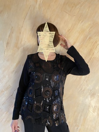 
Жіноча чорна блузка вишита чорними паєтками та бронзовою металізованою люрексов. . фото 5